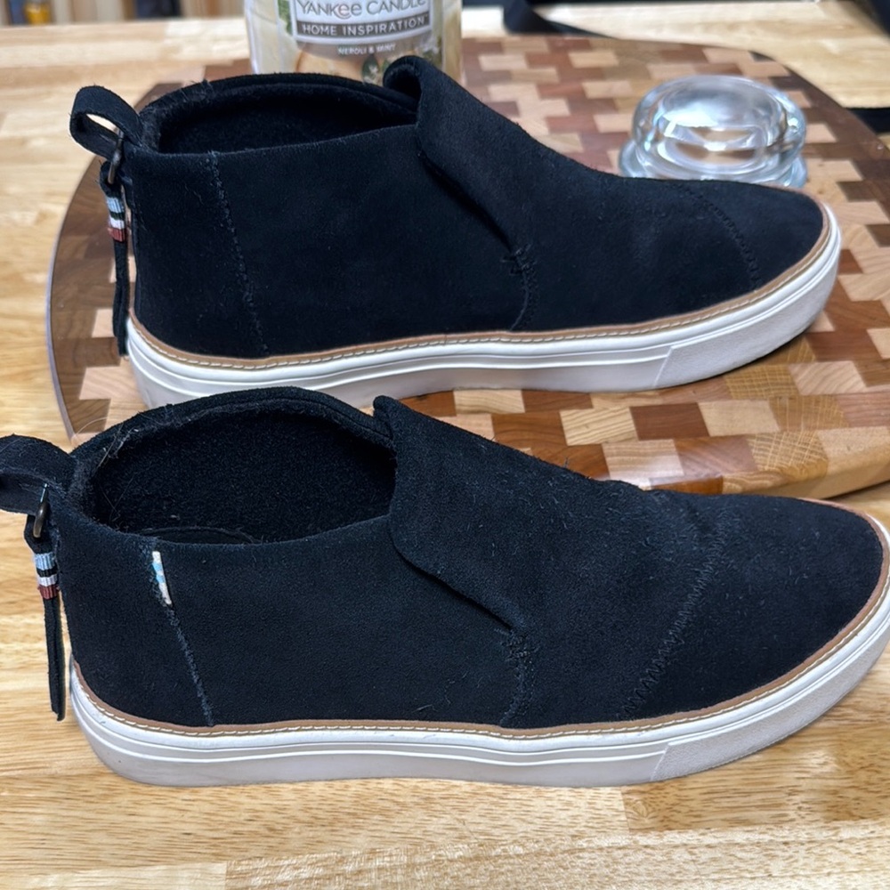 Women’s Toms Black Shoed - Picture 5 of 8